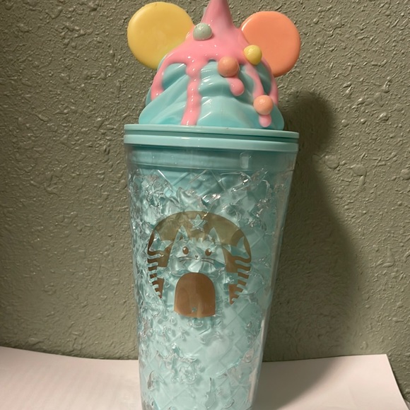 Cup with ice cream top - Picture 1 of 3